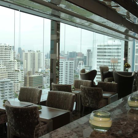 Ramada By Wyndham Bangkok Sukhumvit 11 Hotel Buitenkant foto