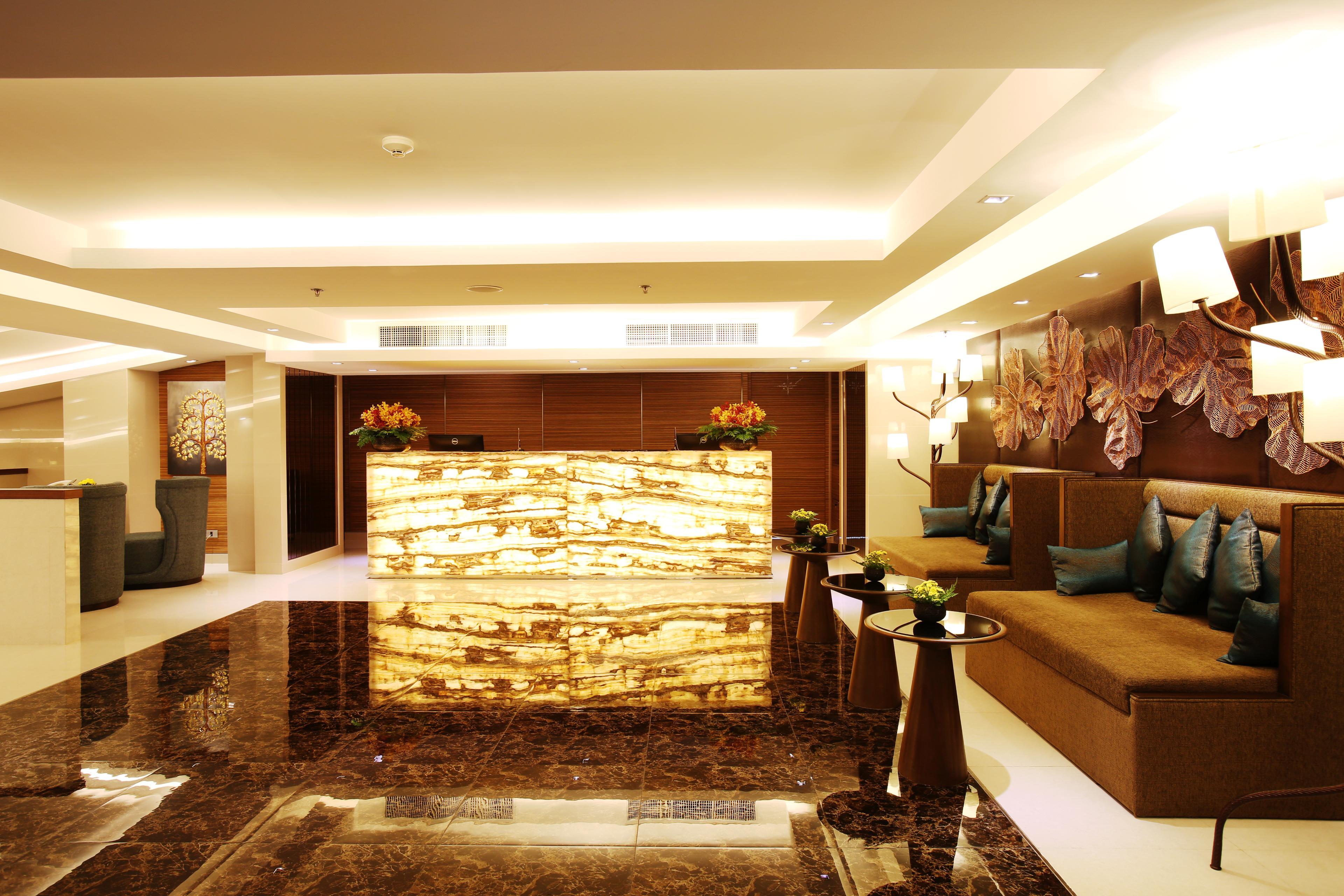 Ramada By Wyndham Bangkok Sukhumvit 11 Hotel Buitenkant foto