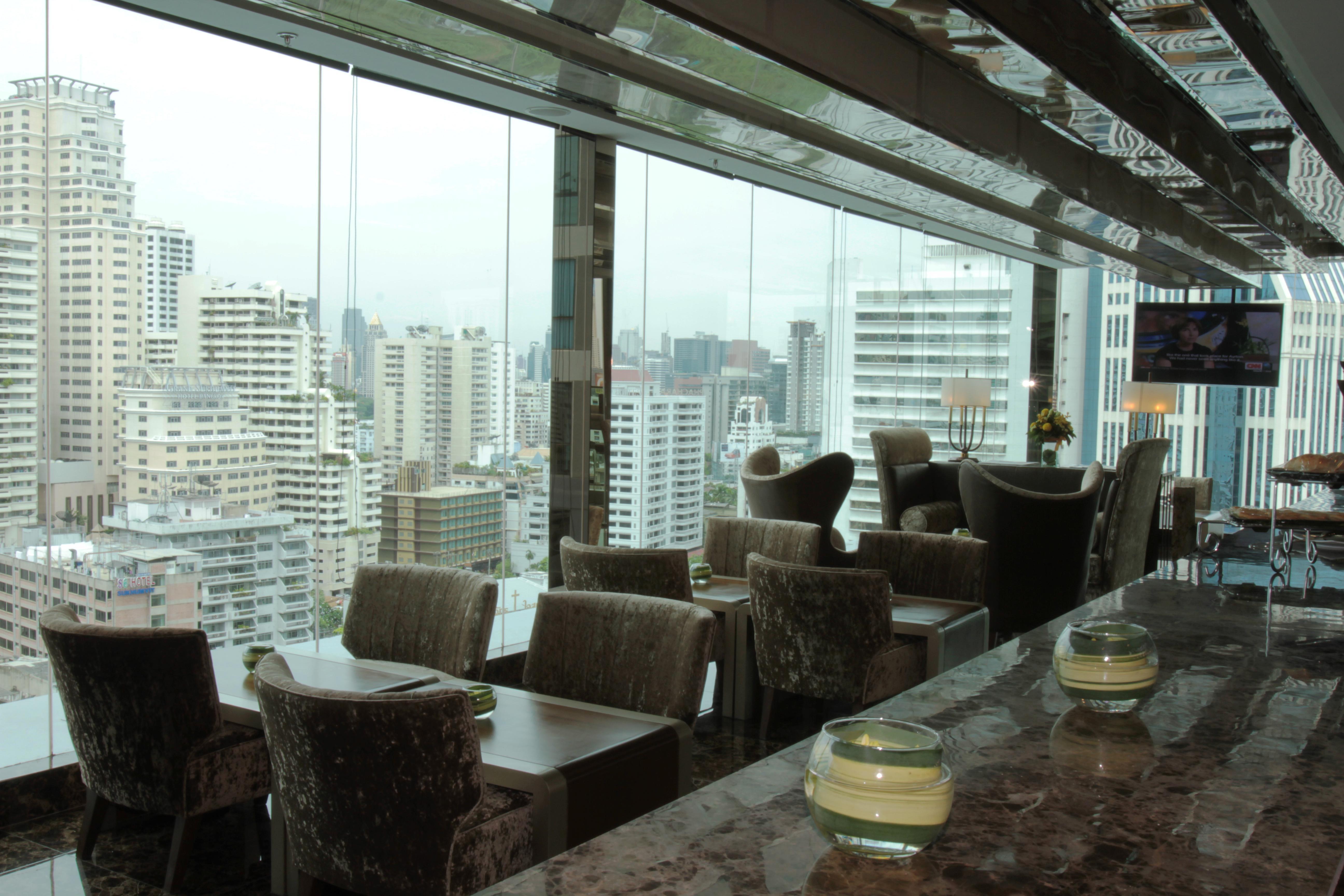 Ramada By Wyndham Bangkok Sukhumvit 11 Hotel Buitenkant foto